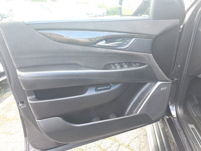 Used 2017 Cadillac Escalade Platinum image 8
