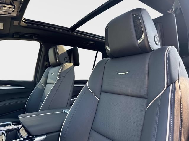 New 2026 Cadillac Escalade Sport w/ Touring Package AWD/4WD image 22