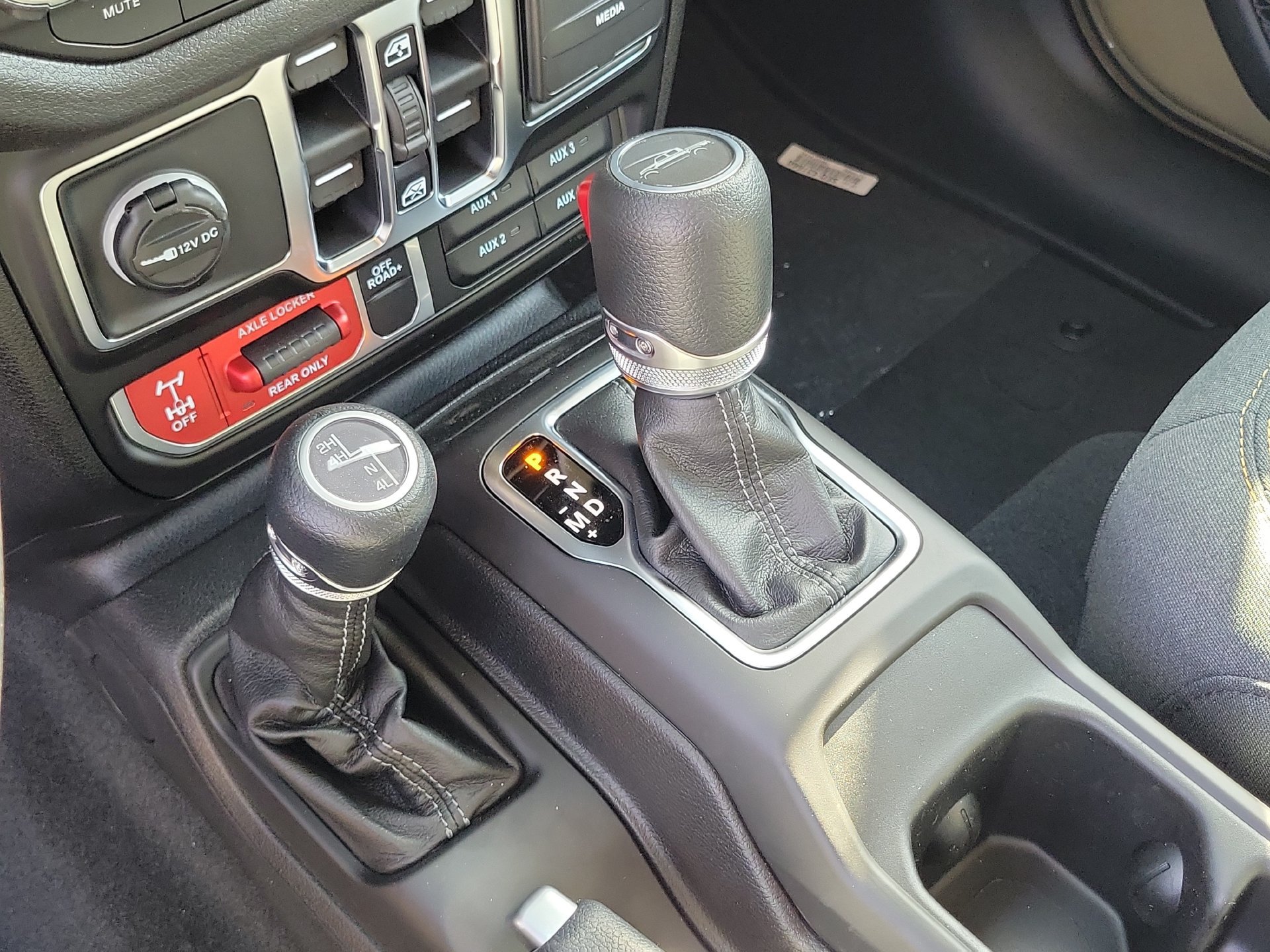 New 2026 Jeep Gladiator Sport AWD/4WD image 12