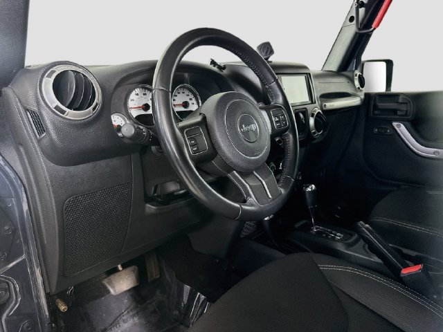 Used 2016 Jeep Wrangler Unlimited Sahara AWD/4WD image 22