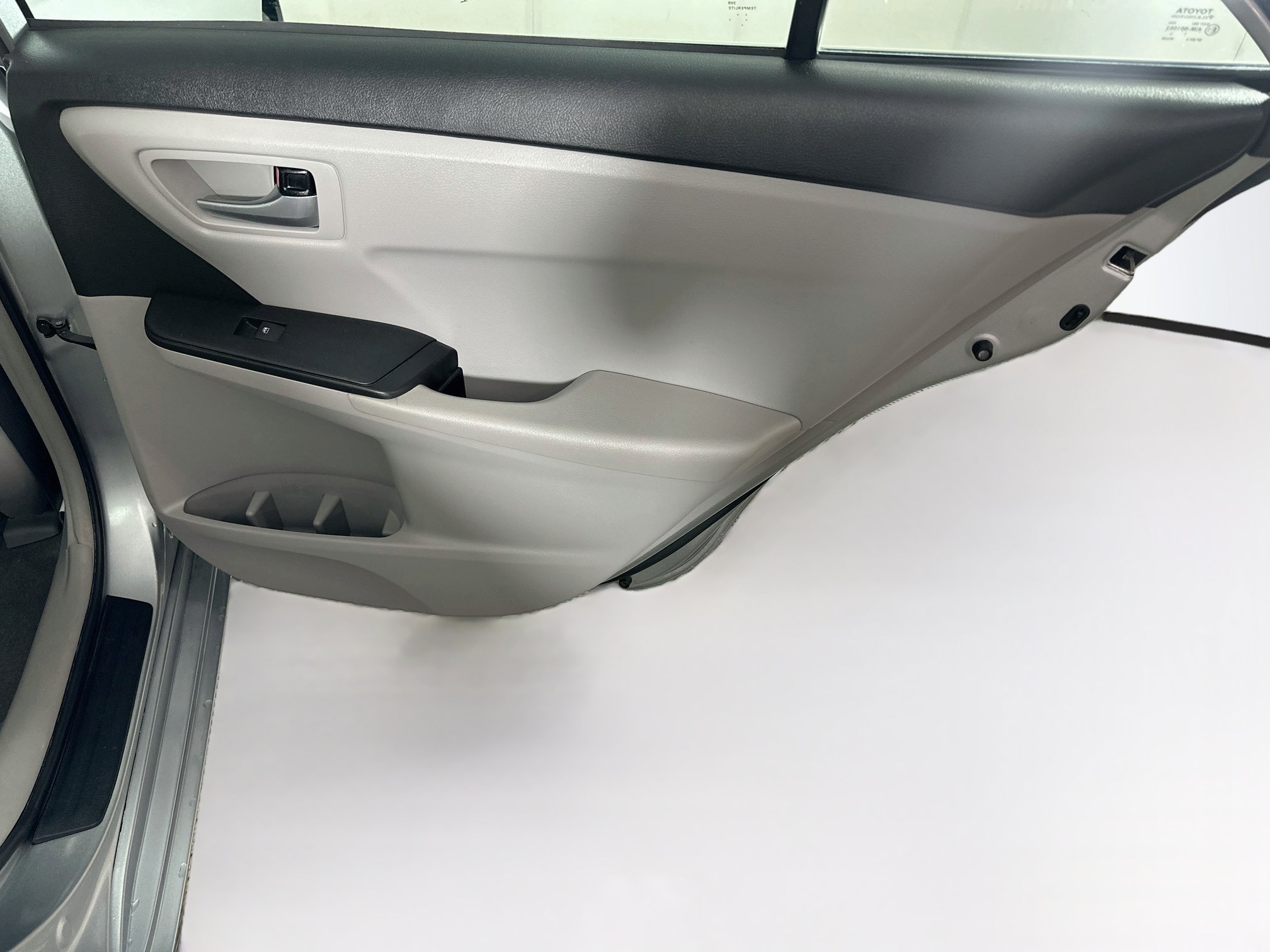 Used 2017 Toyota Camry LE FWD image 27