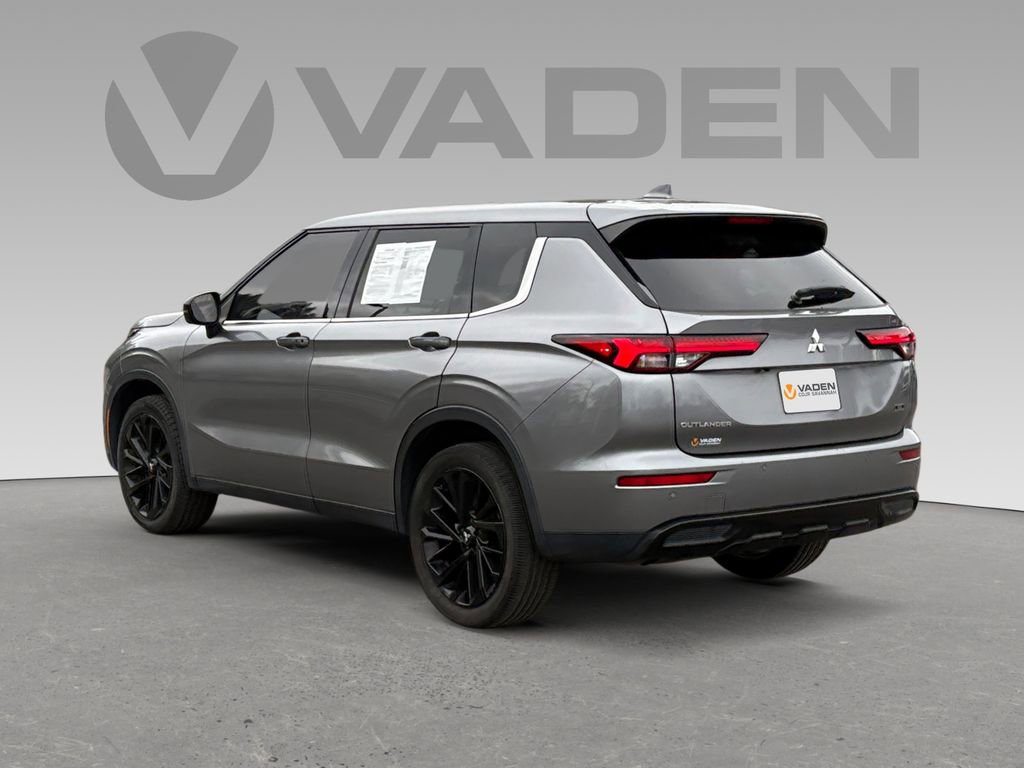 Used 2023 Mitsubishi Outlander SE Black Edition image 23