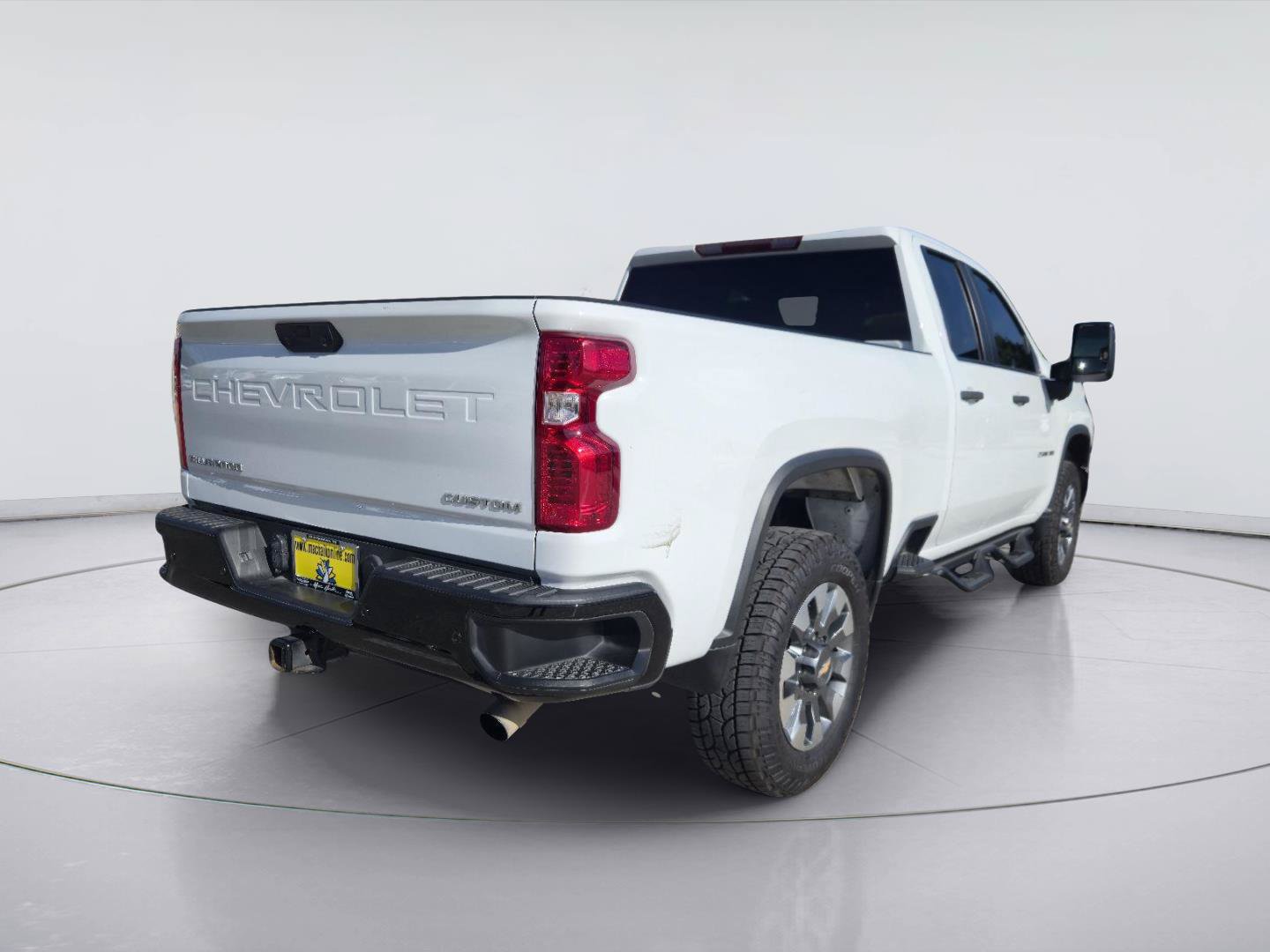 Used 2024 Chevrolet Silverado 2500 Custom w/ Custom Value Package RWD image 4