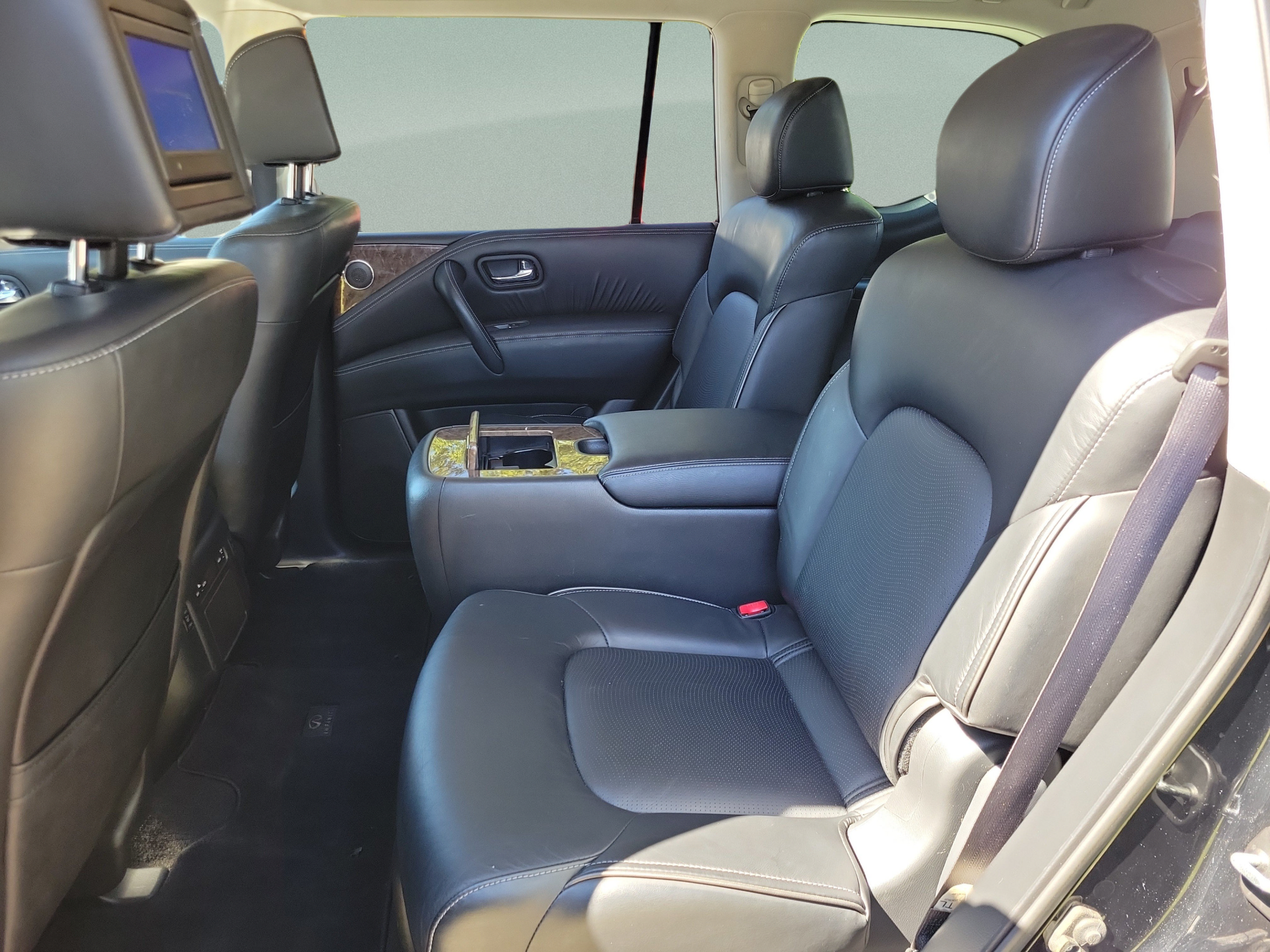 Used 2017 INFINITI QX80 2WD w/ Driver Assistance Package image 8