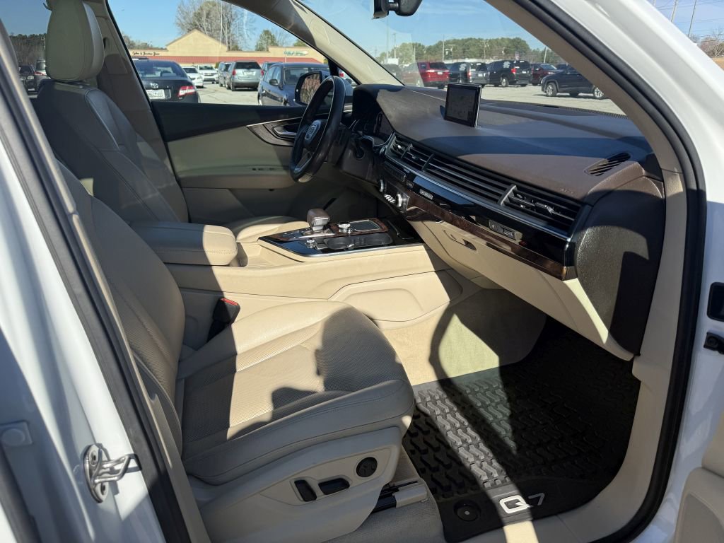 Used 2018 Audi Q7 3.0T Prestige image 32