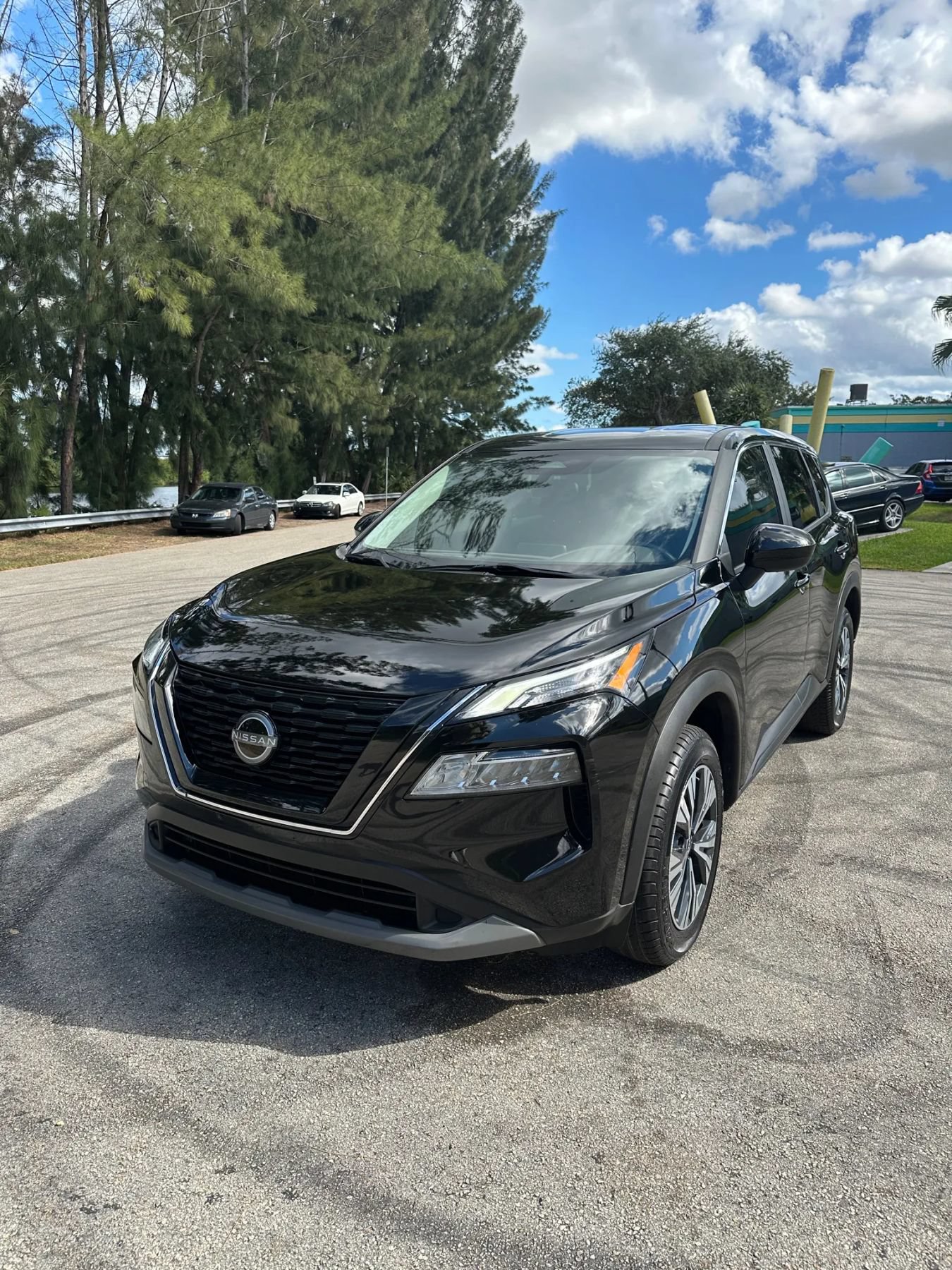 Used 2023 Nissan Rogue SV AWD/4WD image 16