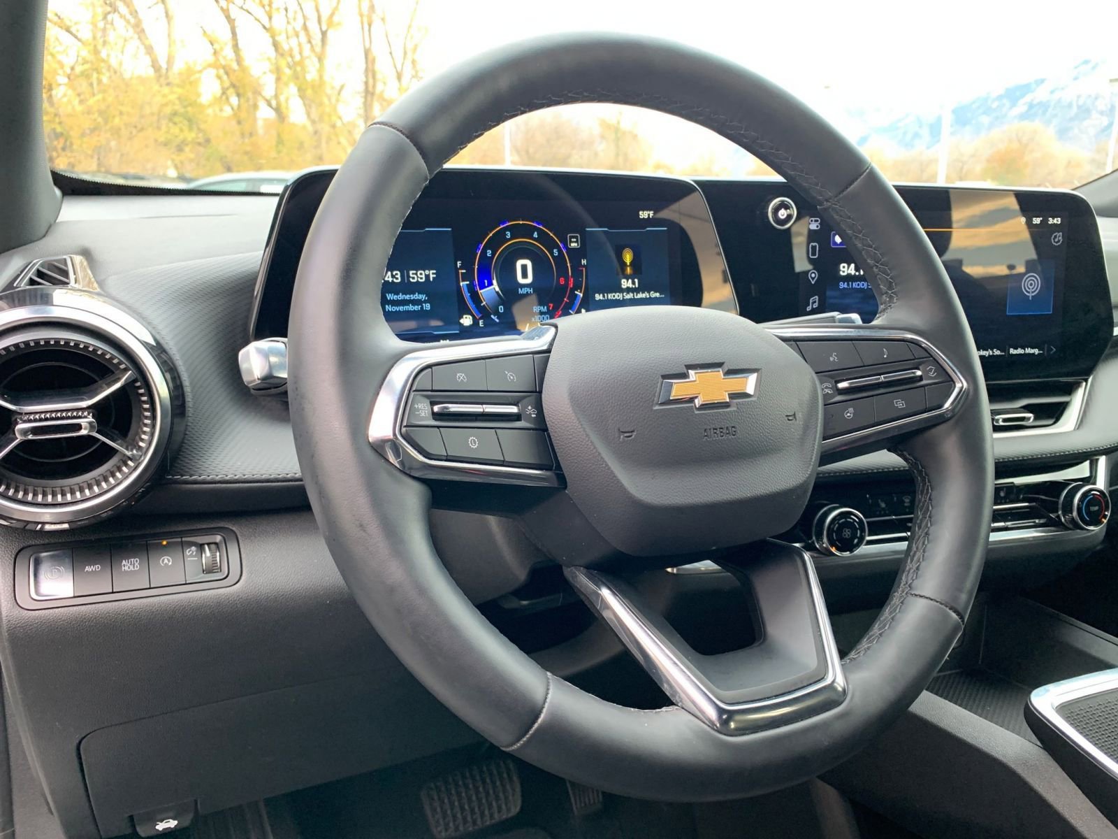 Used 2025 Chevrolet Equinox LT image 33