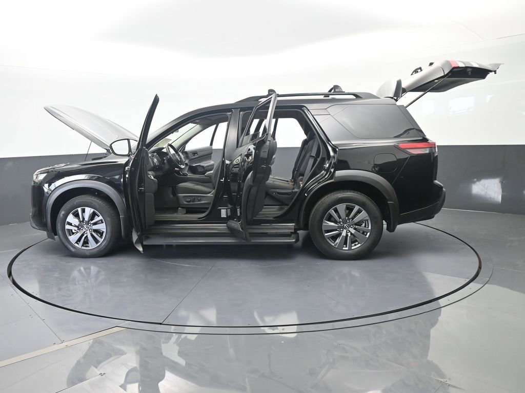 Used 2024 Nissan Pathfinder SV FWD image 77