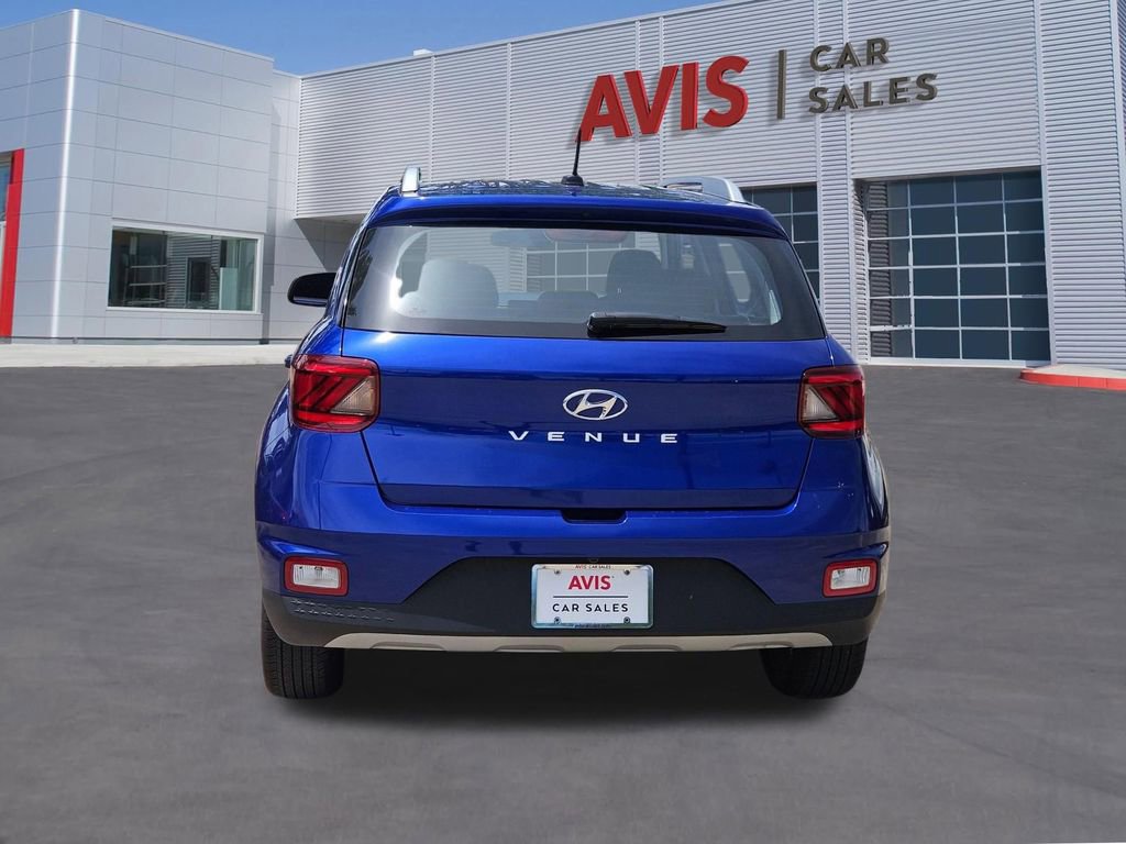 Used 2025 Hyundai Venue SEL image 5