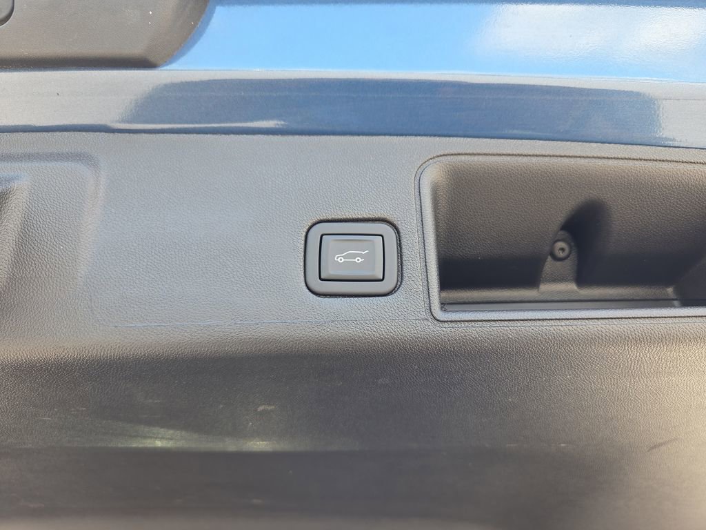 Used 2024 GMC Terrain SLT w/ Elevation Edition AWD/4WD image 38