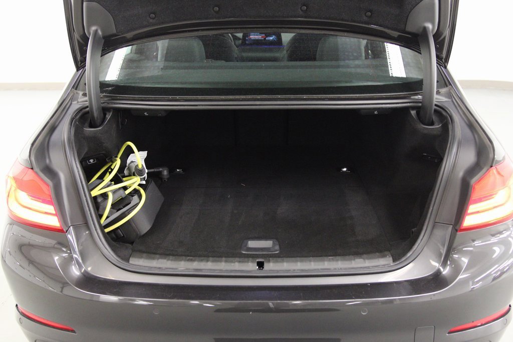 Used 2019 BMW 530e xDrive image 22