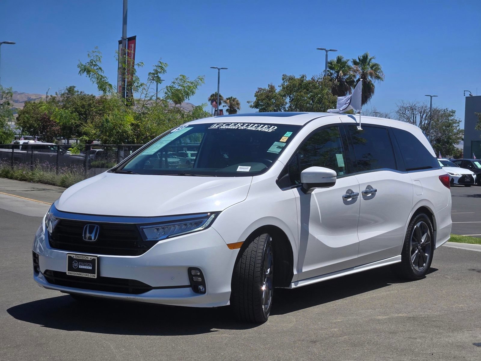 Used 2023 Honda Odyssey Elite image 3