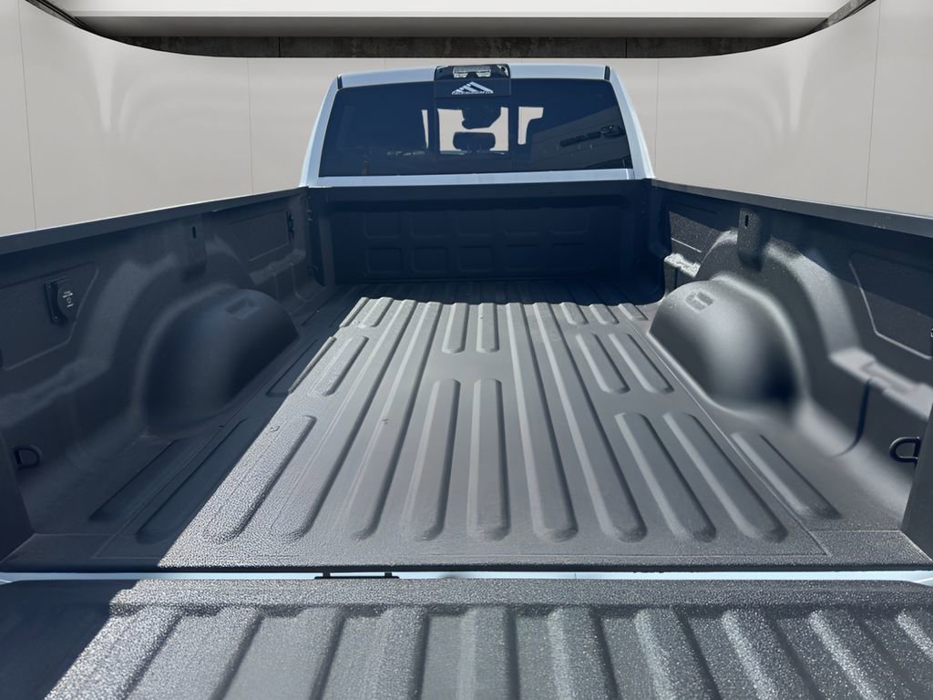 New 2026 RAM 3500 Laramie AWD/4WD image 15