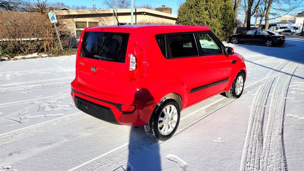 Used 2013 Kia Soul + w/ Audio Pkg image 3