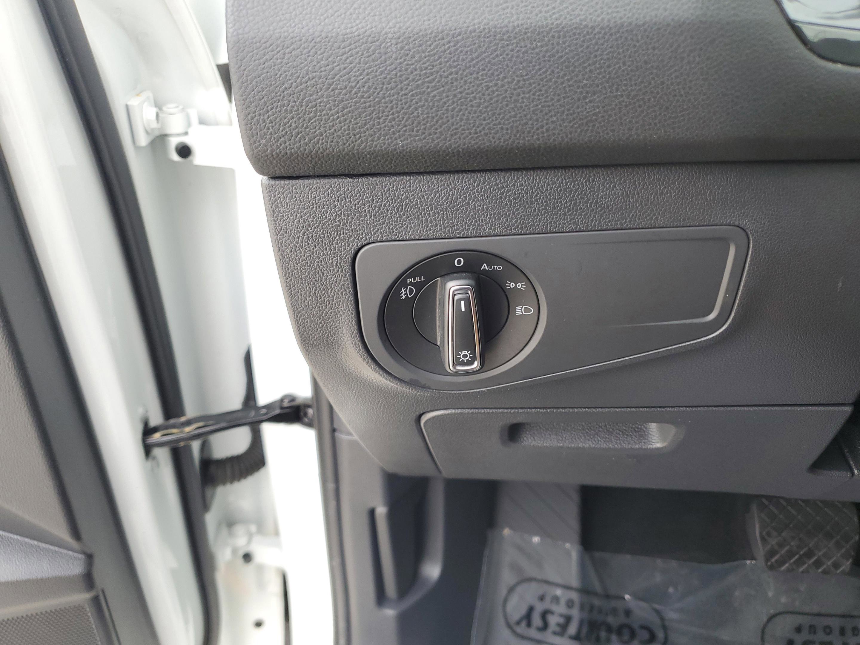 Used 2019 Volkswagen Tiguan S FWD image 27