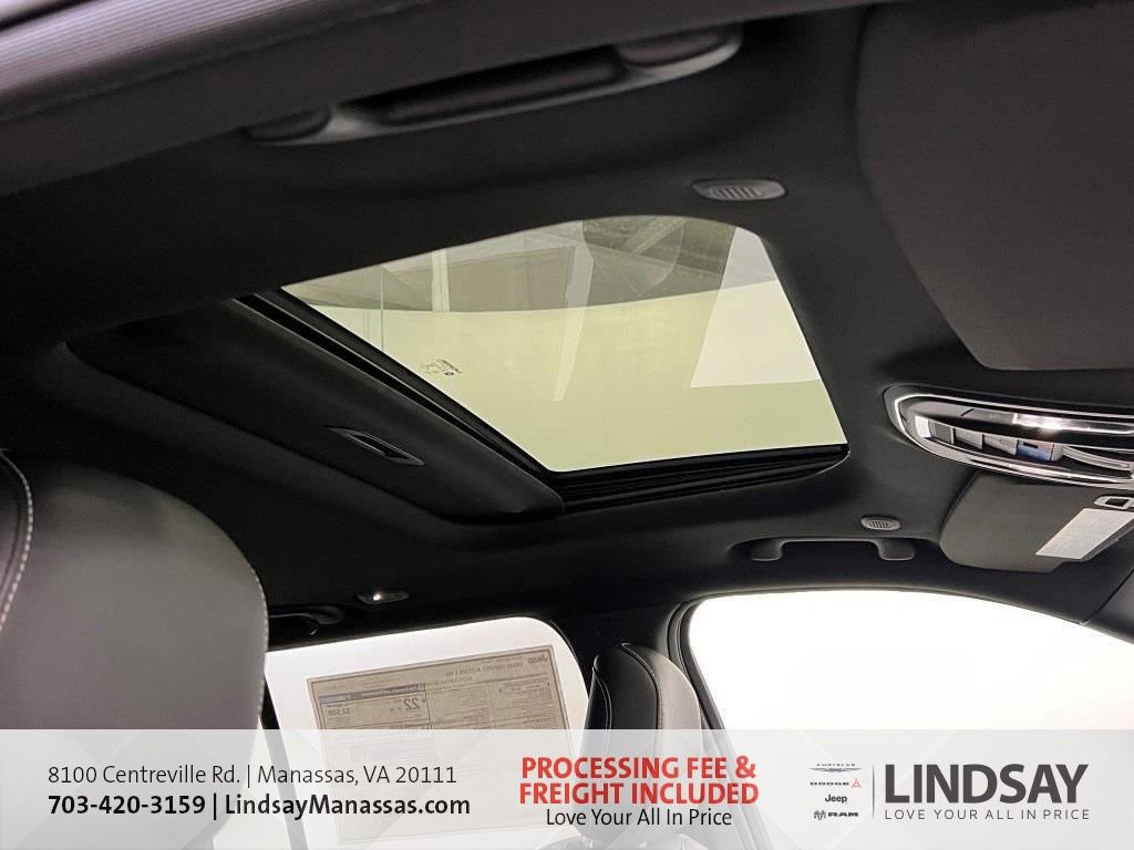 New 2025 Jeep Grand Cherokee Altitude image 15