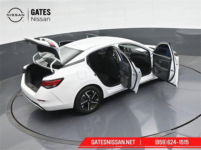 Used 2025 Nissan Sentra SV image 45