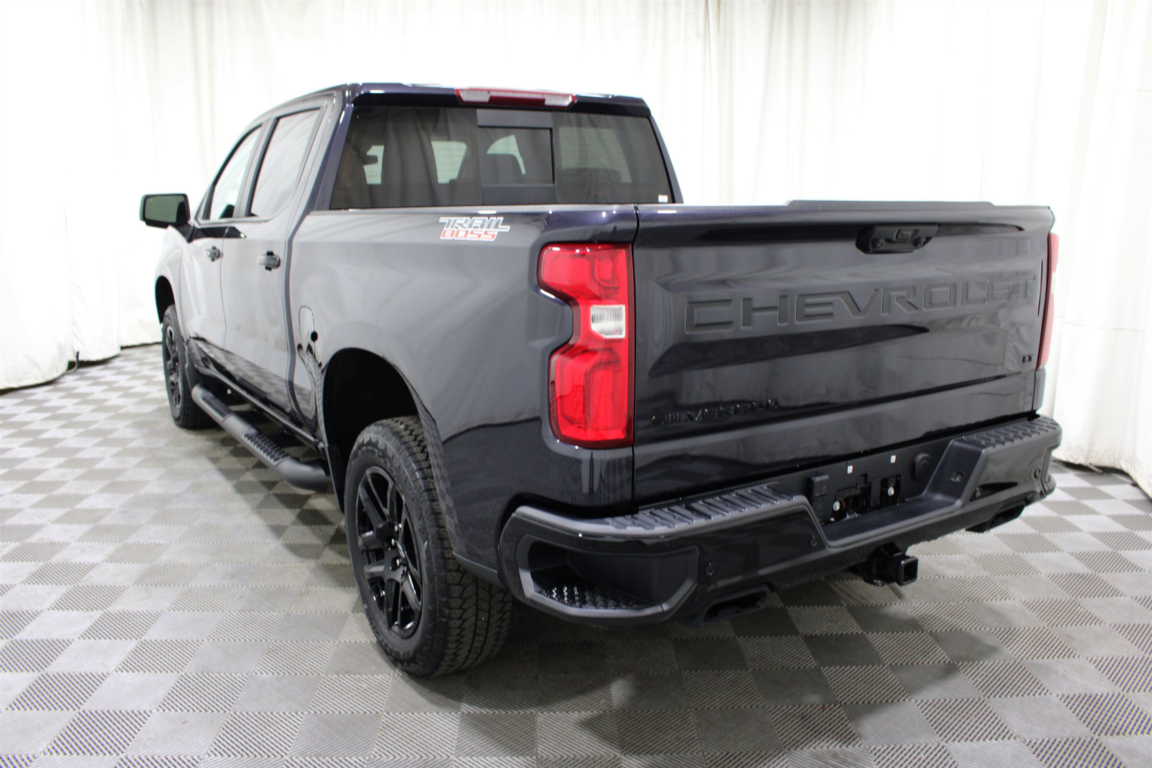 Used 2024 Chevrolet Silverado 1500 LT Trail Boss w/ LT Trail Boss Premium Package AWD/4WD image 30