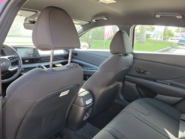 Used 2025 Hyundai Elantra Sport image 13