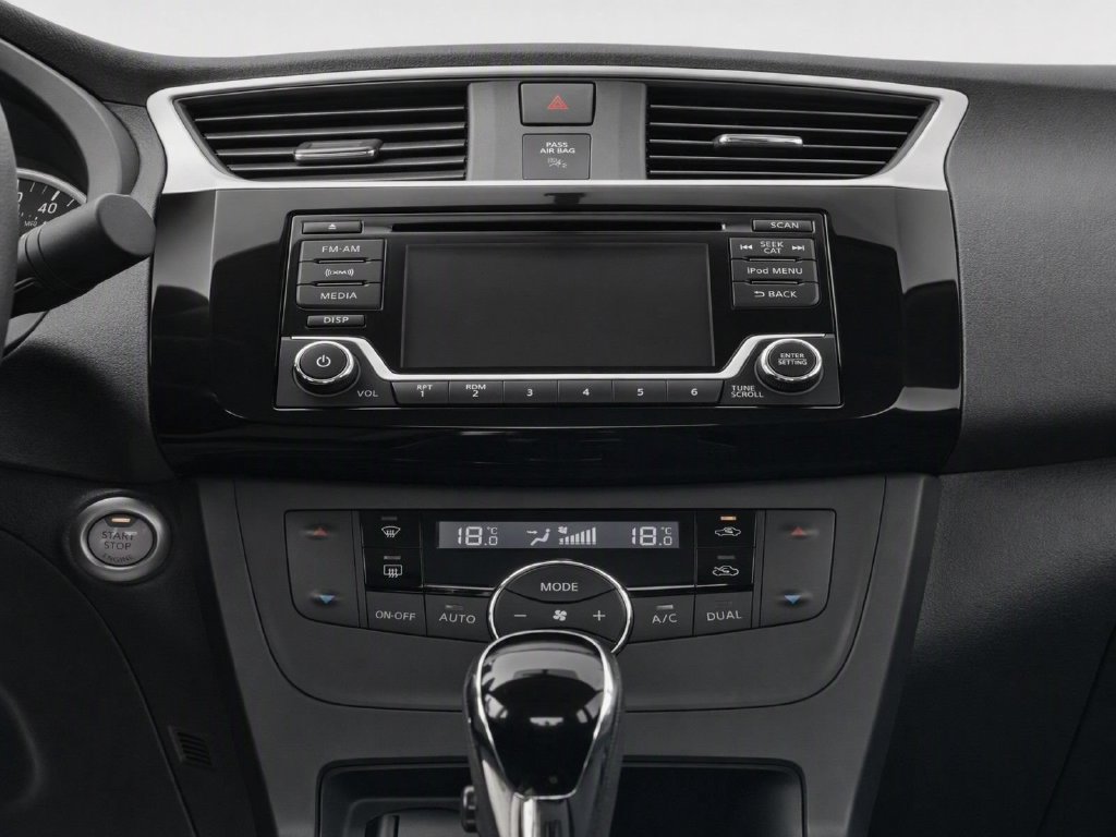 Used 2018 Nissan Sentra SV FWD image 11