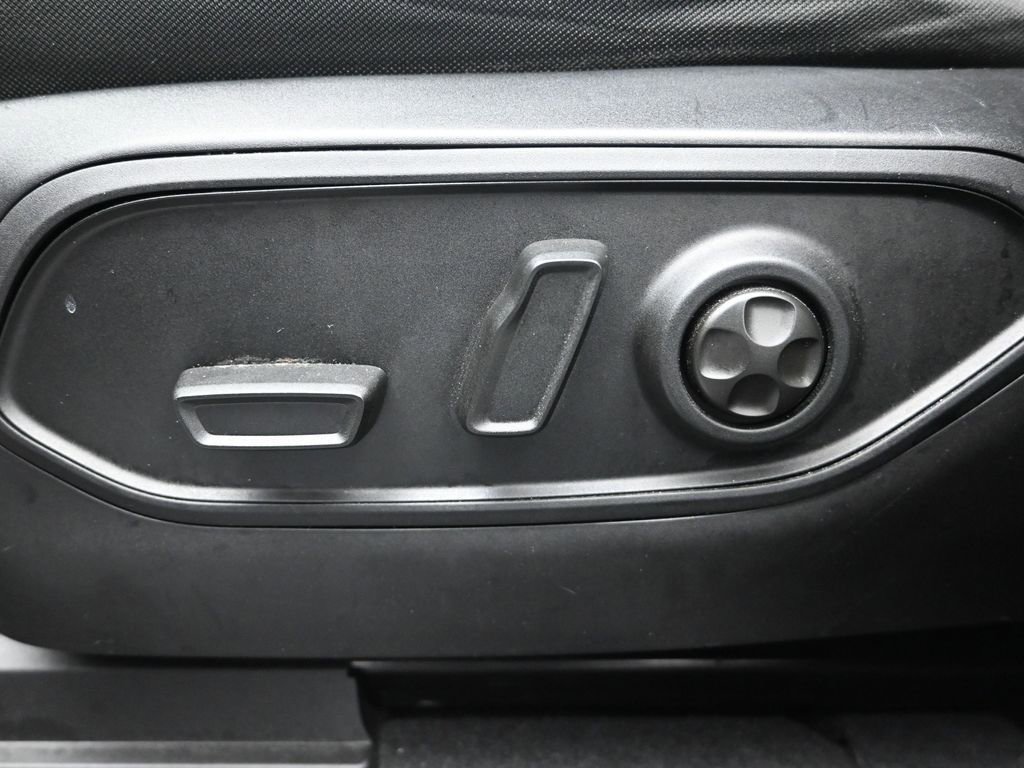 Used 2023 Jeep Grand Cherokee Laredo AWD/4WD image 20