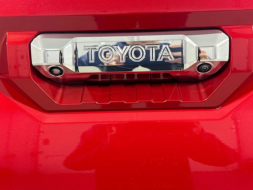 Used 2024 Toyota Tundra Limited AWD/4WD image 18