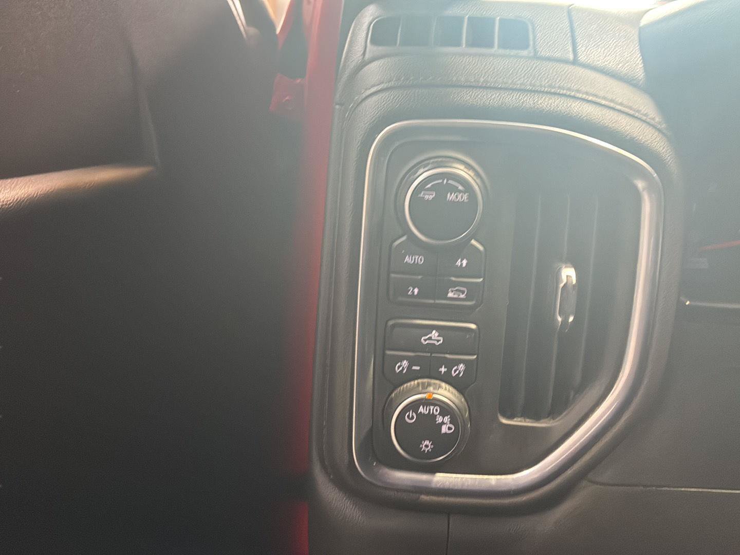 Used 2022 Chevrolet Silverado 1500 LT AWD/4WD image 13