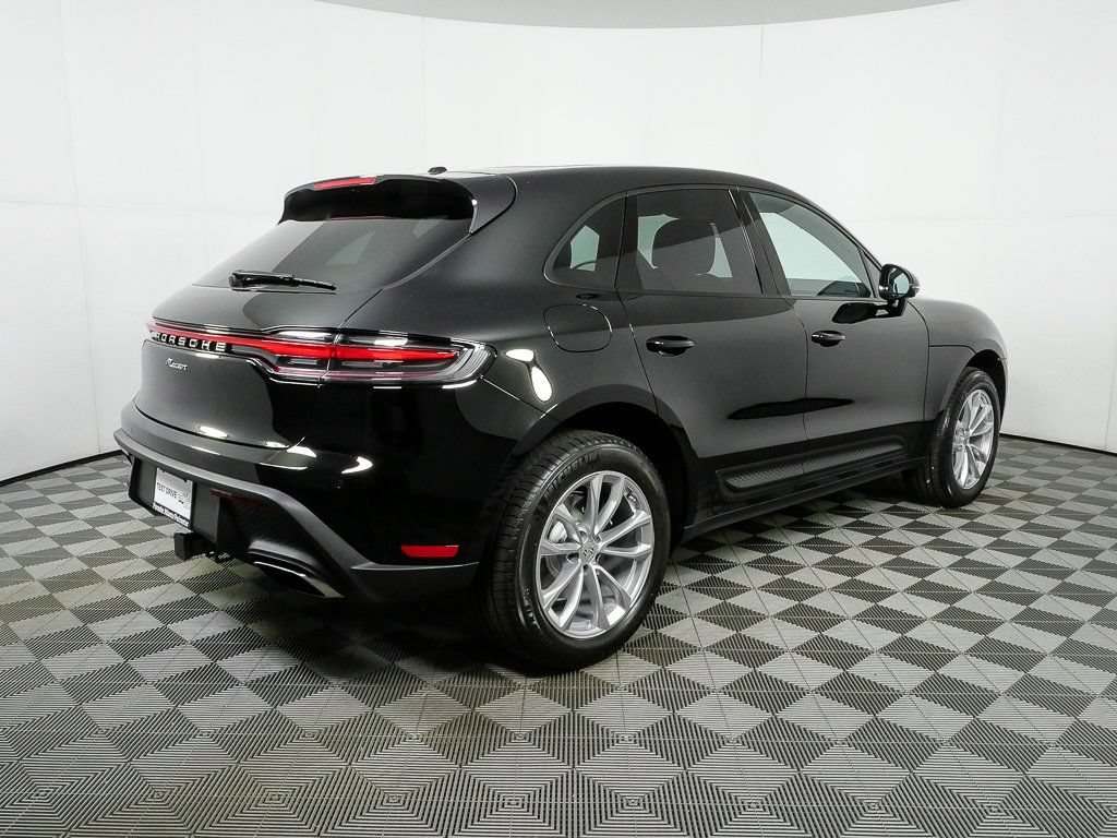 Certified 2026 Porsche Macan AWD/4WD image 29