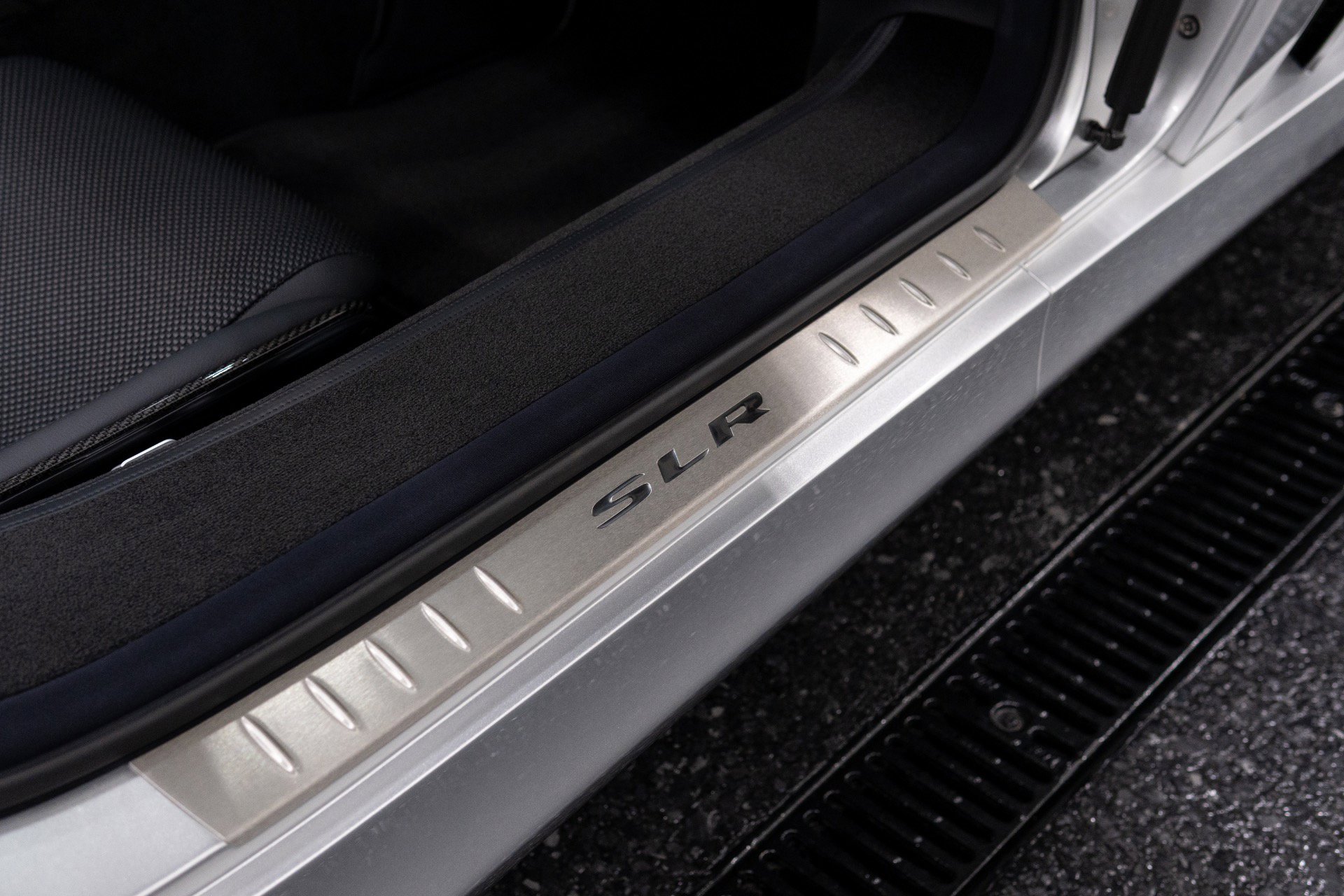 Used 2009 Mercedes-Benz SLR image 47