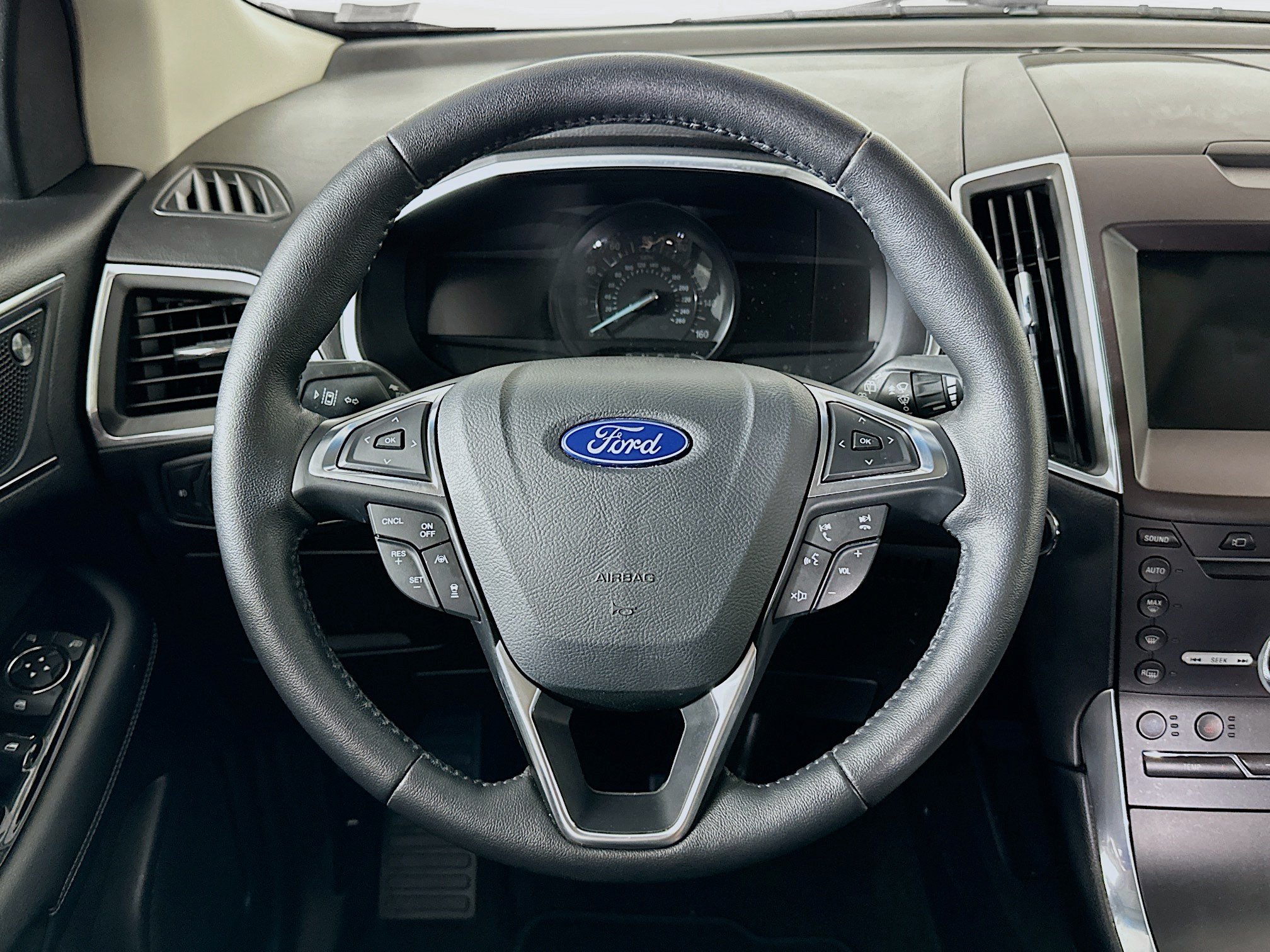 Used 2019 Ford Edge Titanium w/ Equipment Group 301A FWD image 18