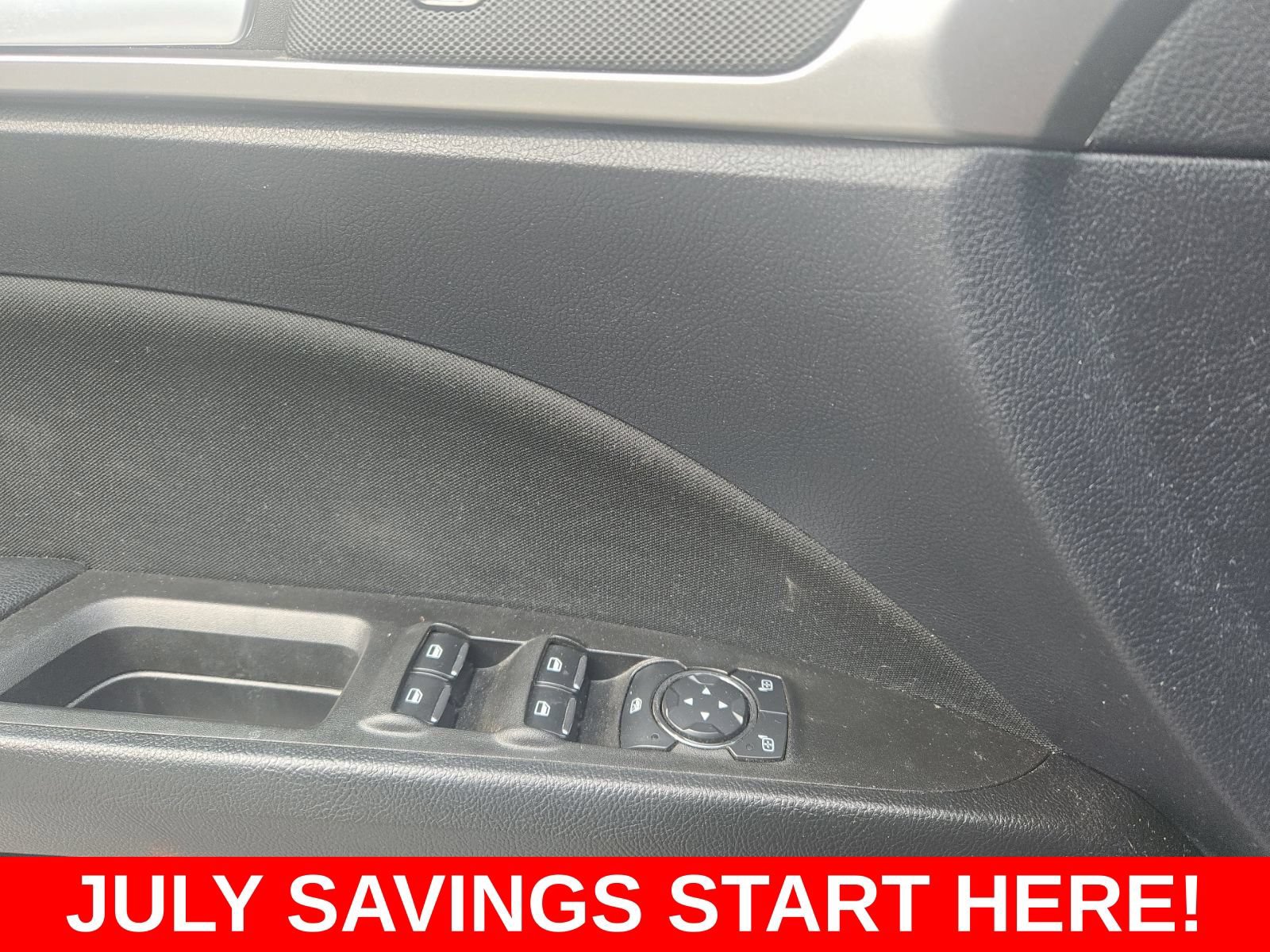 Used 2020 Ford Fusion SE FWD image 16