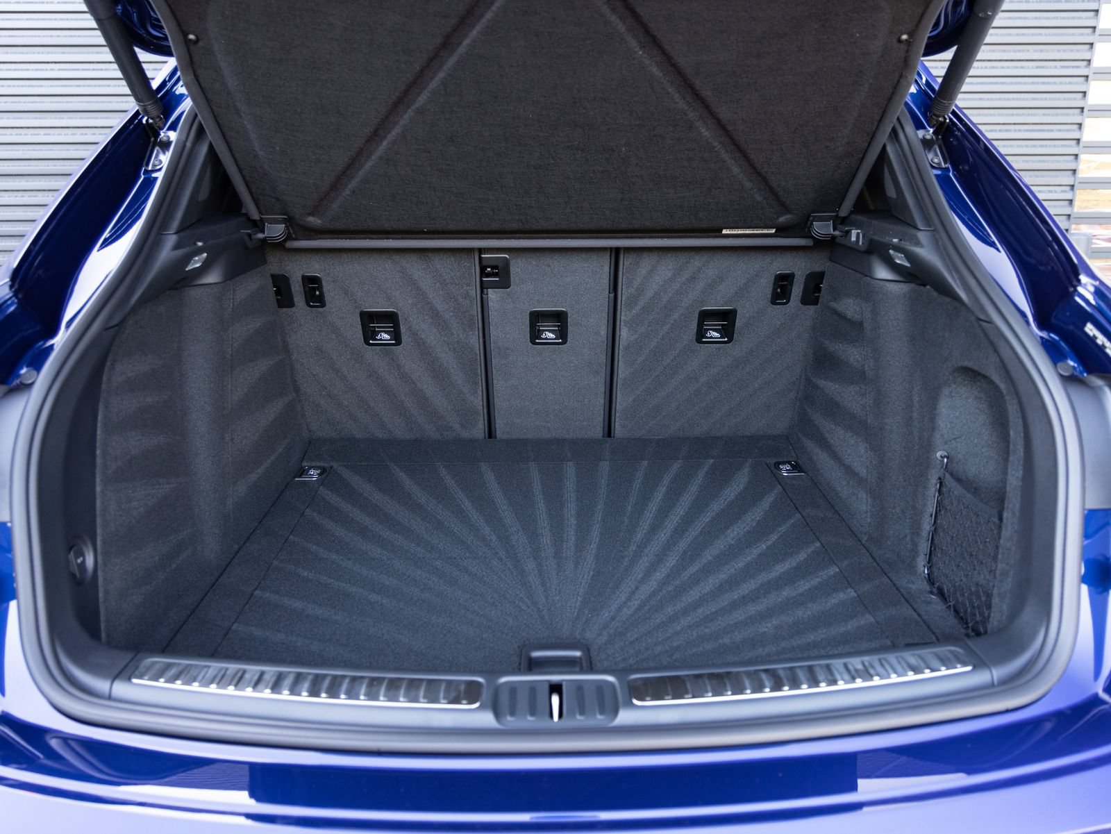Certified 2026 Porsche Macan AWD/4WD image 28