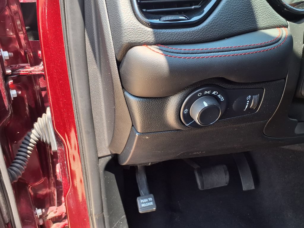 Used 2024 Dodge Durango GT RWD image 23