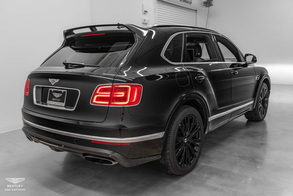 Used 2017 Bentley Bentayga AWD/4WD image 17