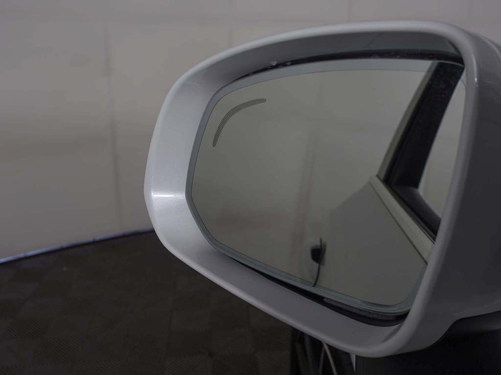 Used 2025 Volvo XC90 B5 Plus AWD/4WD image 41