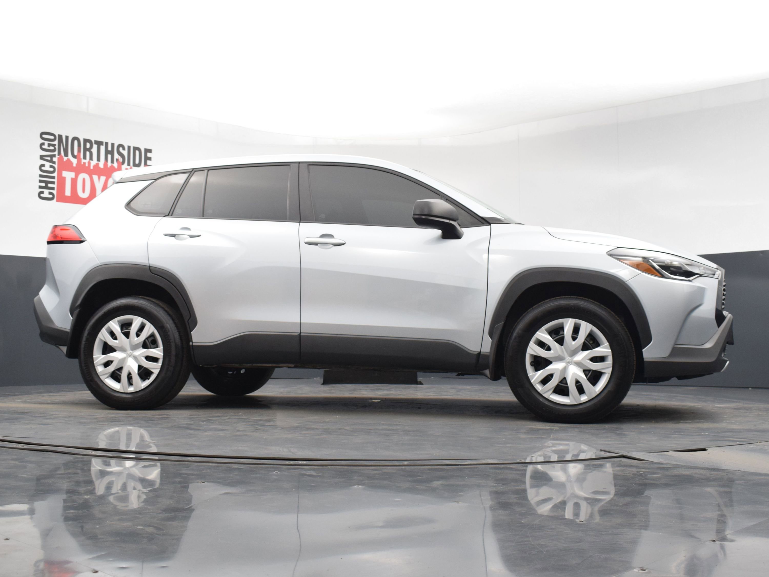 Used 2024 Toyota Corolla Cross L image 27