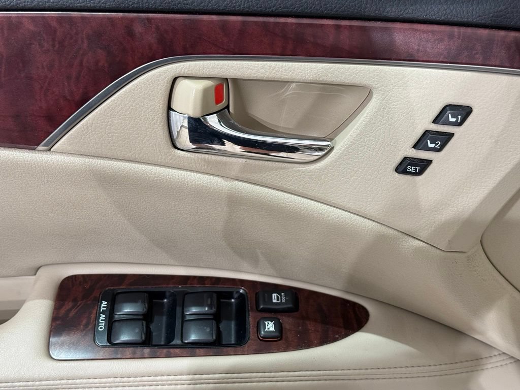 Used 2012 Toyota Avalon Limited FWD image 15