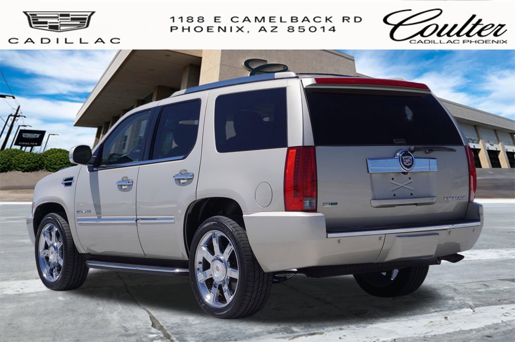 Used 2012 Cadillac Escalade Luxury AWD/4WD image 3