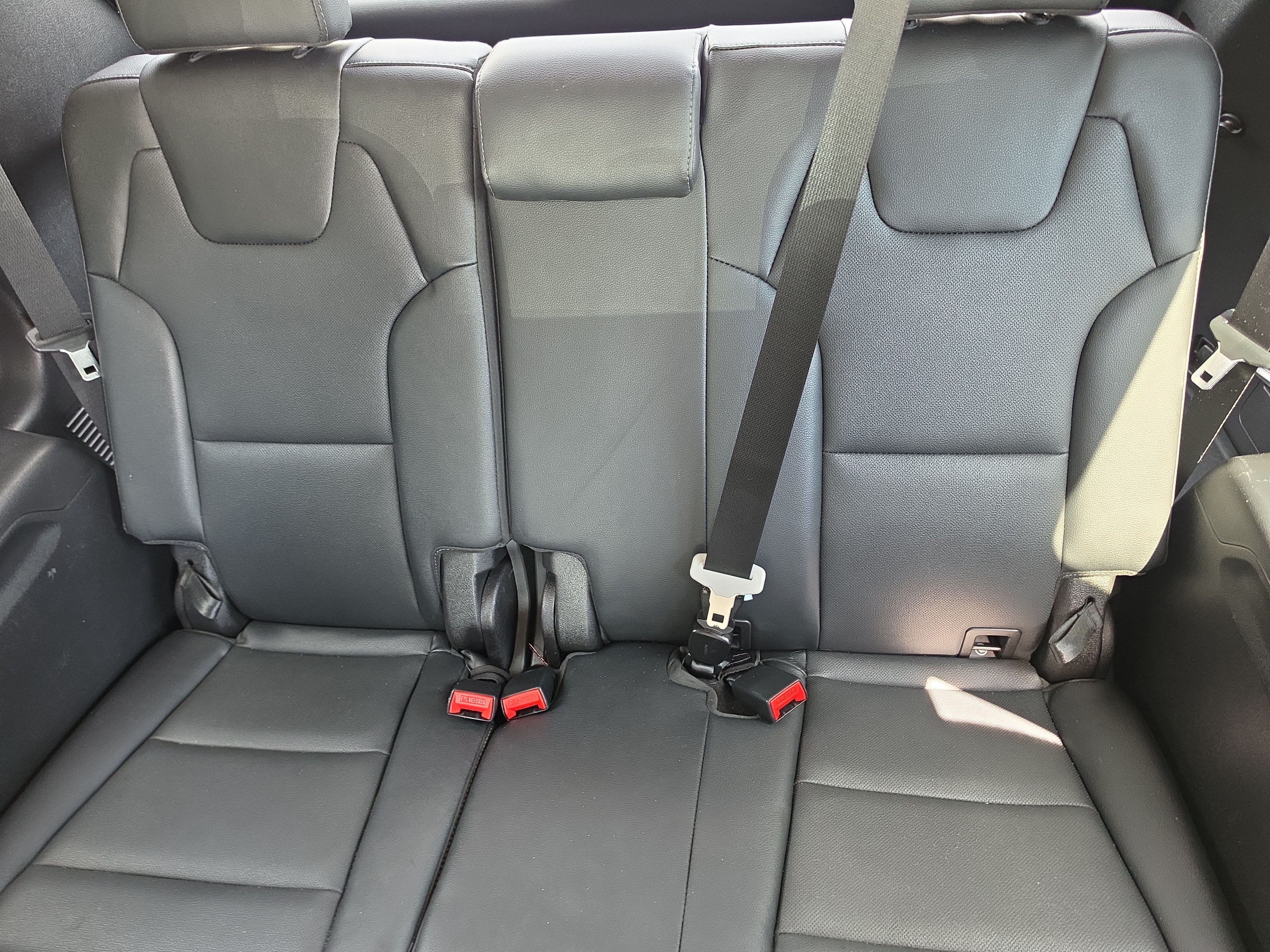 Used 2023 Kia Telluride EX w/ EX Captain's Chair Package AWD/4WD image 18