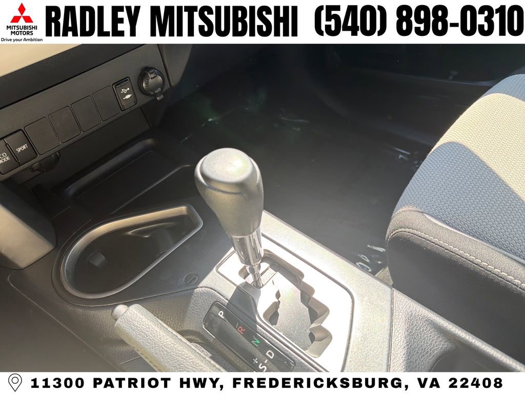 Used 2017 Toyota RAV4 XLE FWD image 10