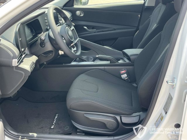 New 2026 Hyundai Elantra SE FWD image 10