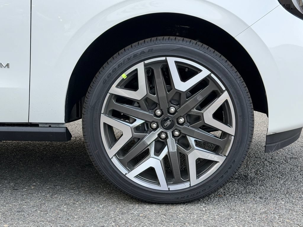 New 2027 Ford Expedition Max Platinum w/ Platinum Ultimate Package AWD/4WD image 7