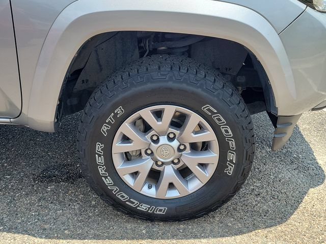 Used 2019 Toyota Tacoma SR5 RWD image 6
