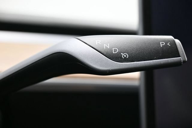 Used 2022 Tesla Model Y Long Range AWD/4WD image 20