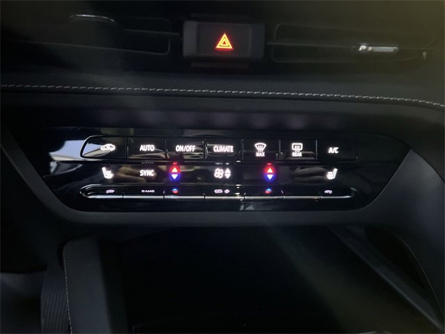 Used 2021 Buick Envision Essence w/ Technology Package I image 17