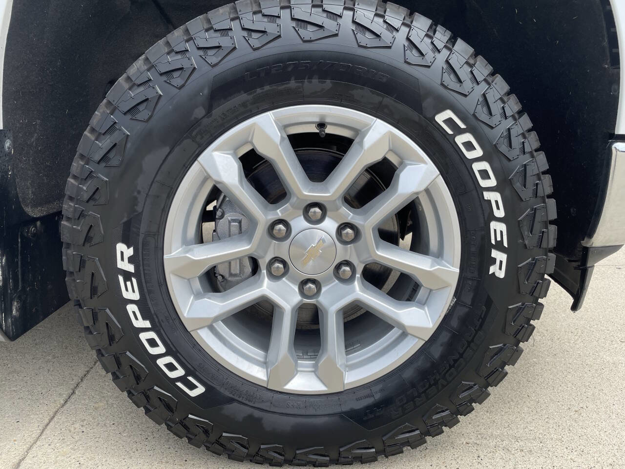 Used 2022 Chevrolet Silverado 1500 LT image 10