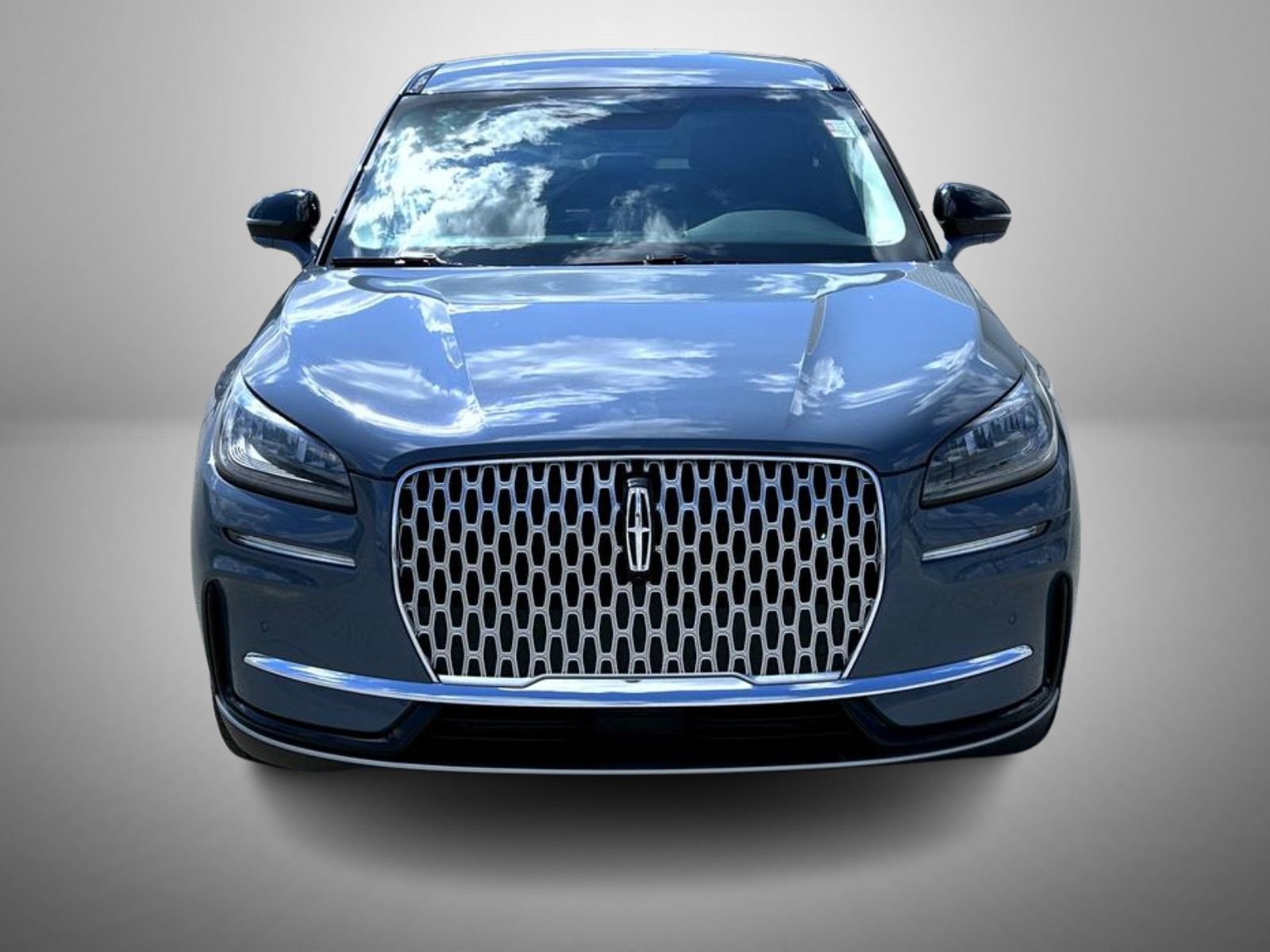 Used 2023 Lincoln Corsair AWD w/ Equipment Group 101A image 2