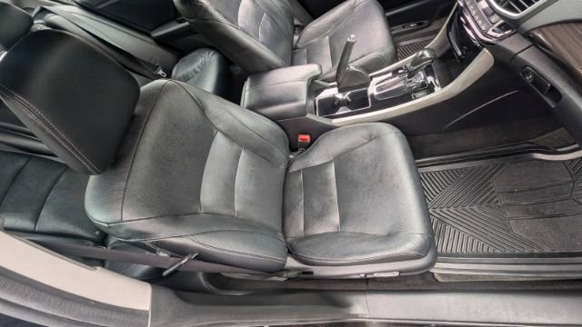 Used 2017 Honda Accord Touring image 19