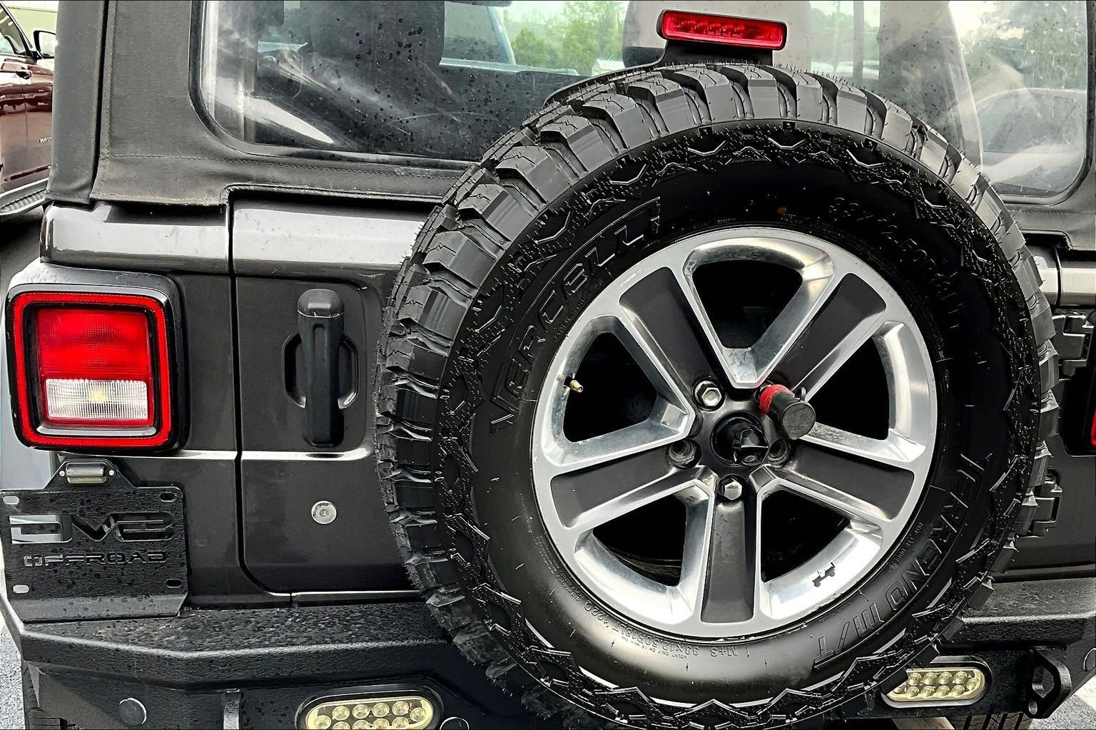 Used 2018 Jeep Wrangler Unlimited Sport image 24