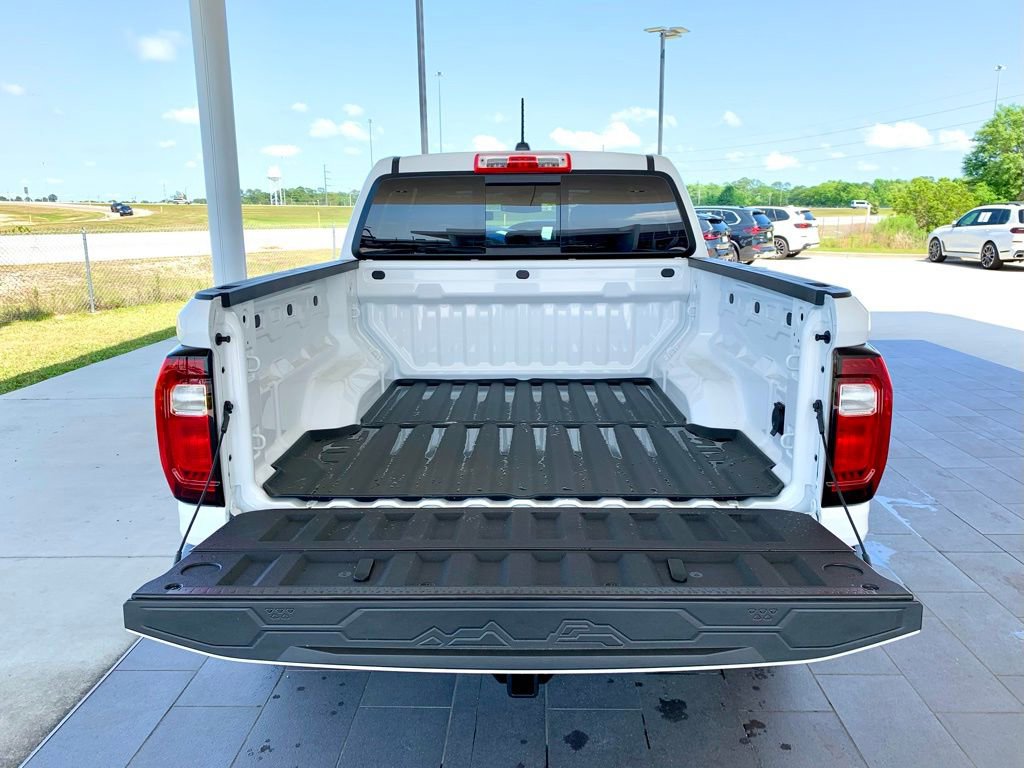 Used 2026 GMC Canyon AT4 w/ Technology Plus Package AWD/4WD image 23